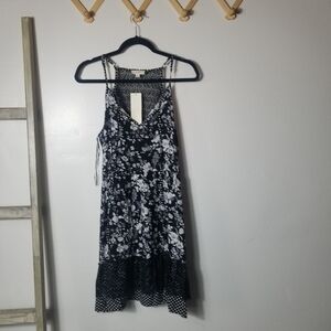 NWT ODDY WOMEN'S FLORAL BLACK AND WHITE DRESS SIZE MEDIUM